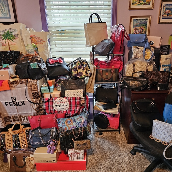 Like Post to be notified when I go Live!  LUX purses, wallets, Jewelry, & more! - Picture 2 of 3